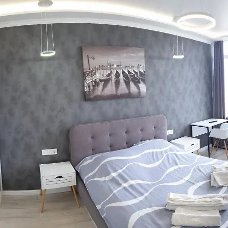 Sky 24 Floor In Centre Apartment