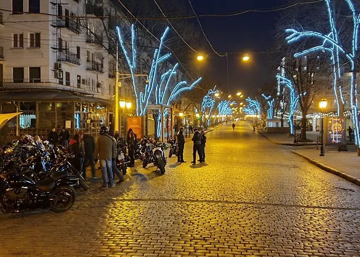 Sky 24 Floor In Centre Apartment *